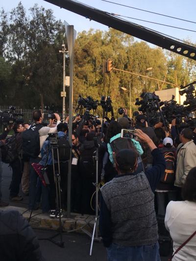 Journalists await AMLO's arrival