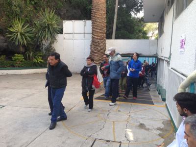 Voters enter Coyoacan 0729